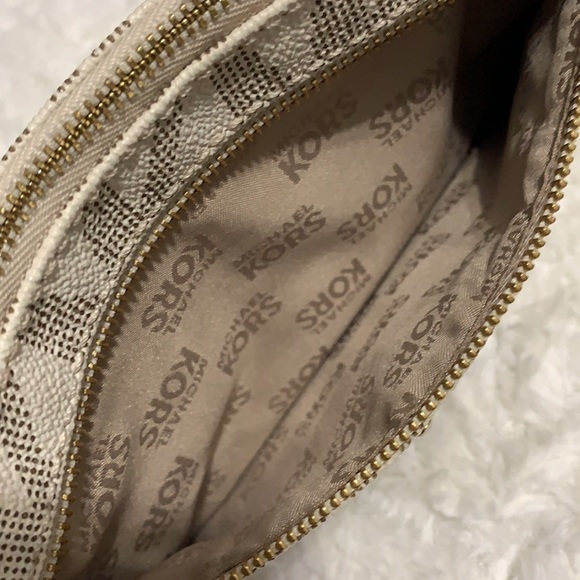 Michael Kors Large Logo Wristlet - Picture 7 of 15